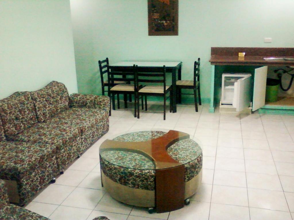 Oyo 765 Ibay Zion Hotel Baguio City Номер фото